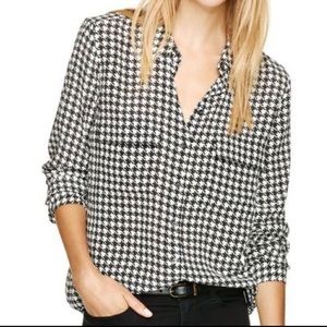 Aritzia Babaton silk houndstooth blouse